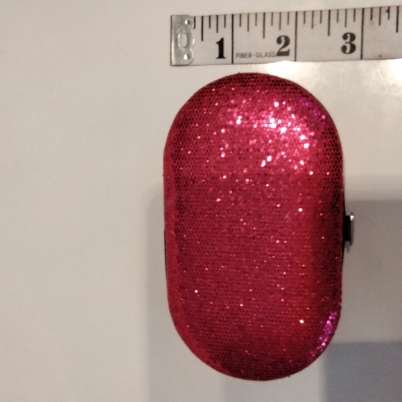 Travel manicure set in pink sequin case - Picture 7 of 8